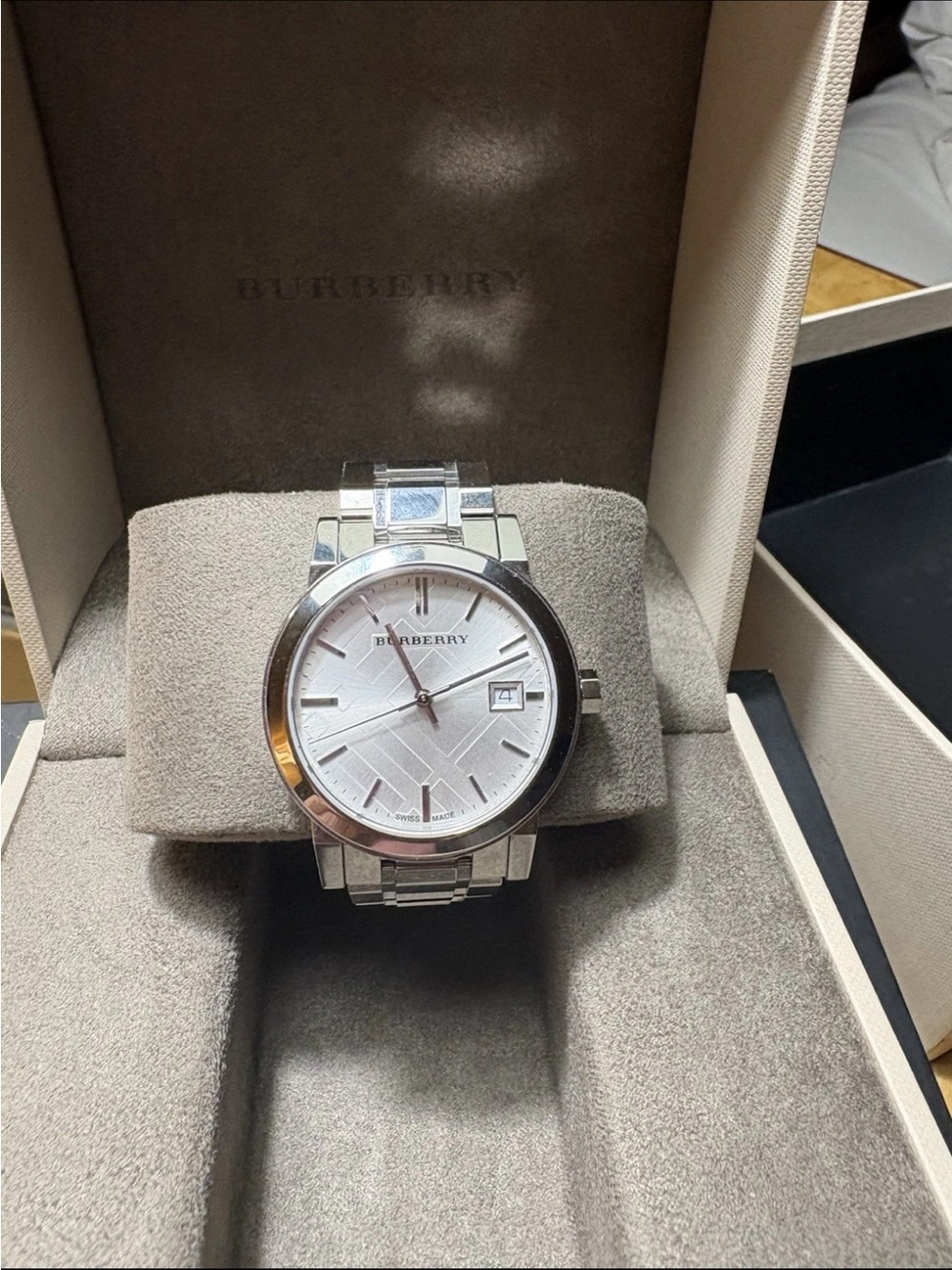 Woman’s Burberry Watch Swiss made Sapphire crystal New box papers BU9100